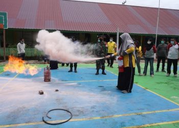 Fuel Terminal Samarinda Mendorong Mitigasi Bencana Kota Samarinda Dengan Pelatihan Tanggap Bencana Kebakaran Dilngkup Sekolah